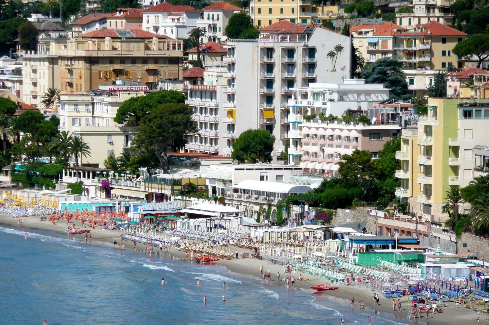 Hotel Regina Alassio Exterior foto